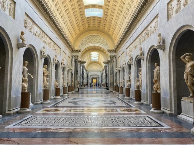 Inside Vatican Museum 